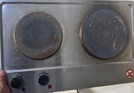 Dammam, Appliances, SAR 110,  Electric Hot Plate ( 1 Year 6 Month Warrenty Balance)only 4 Month Used