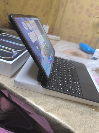 Hara, Mobile Phones, SAR 3300,  Ipad Pro 11inch M4 + Magic Keyboard