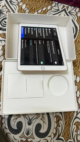 Riyadh, Mobile Phones, SAR 450,  Apple  IPad 6 Gen  9.7 Inch 32gb 100 % Original Condition =-