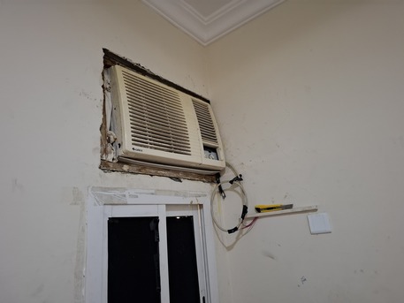 Al Thuqbah, Household Items, SAR 1800,  House Hold Items For Sale Bed Set Sofa AC Fridge