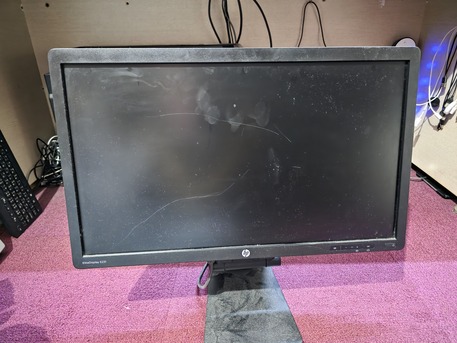 Riyadh, Computers, SAR 4000,  HP Z800 Workstation &ndash; High-Performance Setup + Monitor