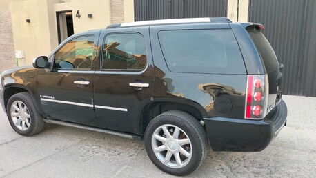 Riyadh, Vehicles, Cars & Trucks , SAR 30500,  GMC Yukon Denali Black,  2009,  Automatic,  281909 KM,  GMC Yukon Denali Full Family Used SUV