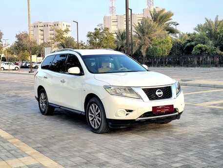 Manama, Vehicles, Cars & Trucks , BHD 4100,  Nissan Pathfinder,  2015,  Automatic,  71000 KM,  Single Owner, Seven Seater, Top Excellent Condition