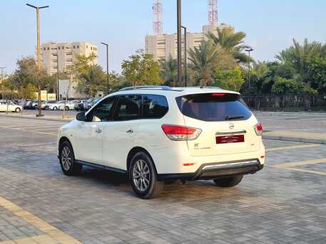 Manama, Vehicles, Cars & Trucks , BHD 4100,  Nissan Pathfinder,  2015,  Automatic,  71000 KM,  Single Owner, Seven Seater, Top Excellent Condition