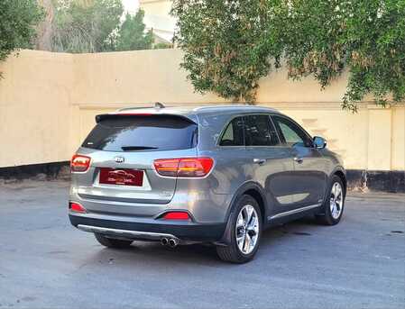 Manama, Vehicles, Cars & Trucks , BHD 5600,  Kia Sorento GT V6 AWD,  2016,  Automatic,  129000 KM,  Fully Loaded, No Replacement