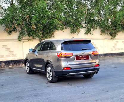 Manama, Vehicles, Cars & Trucks , BHD 5600,  Kia Sorento GT V6 AWD,  2016,  Automatic,  129000 KM,  Fully Loaded, No Replacement