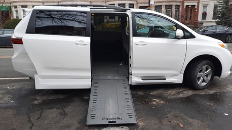 New York, Vehicles, Cars & Trucks , USD 27995,  TOYOTA SIENNA LE &ndash; WHEELCHAIR ACCESSIBLE MOBILITY,  2015,  Automatic,  48000 KM,    Only 48K PA Miles &bull; $27,995