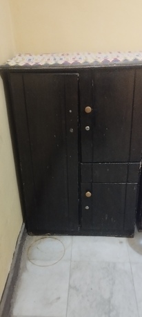 Al Malaz, Furniture, I Want To Sell (a) 7-Seater Sofa (b) 1 Burner (c) One Almirah (d) One Seater Sofa