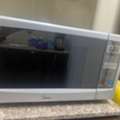 SAR 220,  Midea 42 Liter Freestanding Microwave Oven With Grill