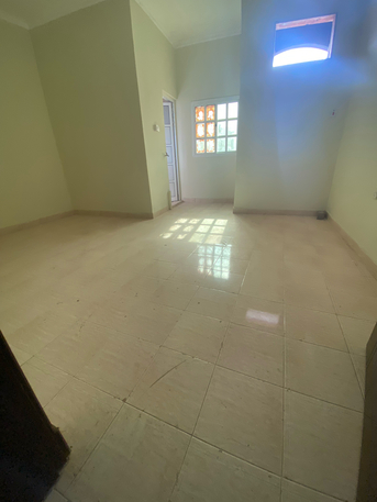 Muharraq, Apartments/Houses, BHD 170/year,  2 BR,  🏡 Apartment For Rent In Muharraq  📍 Location: Near Nesto & Ramez &ndash; Muharraq    🔹 Consis