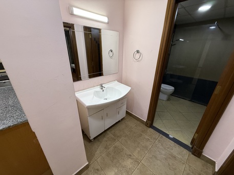 Juffair, Rooms Available, BHD 300/month,  Furnished,  150 Sq. Meter,  Luxury Single Room In Juffair For Monthly & Daily (Negotiable)