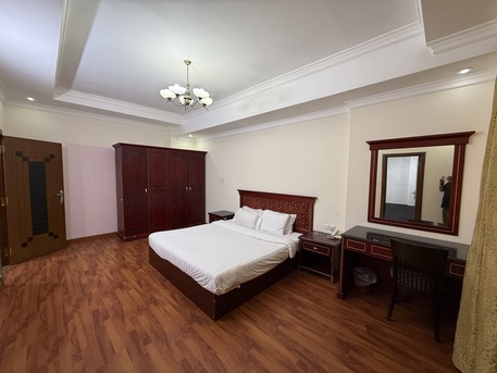 Juffair, Rooms Available, BHD 250/month,  Furnished,  102 Sq. Meter,  Spacious Studio For Monthly & Daily  In Juffair Behind Lulu