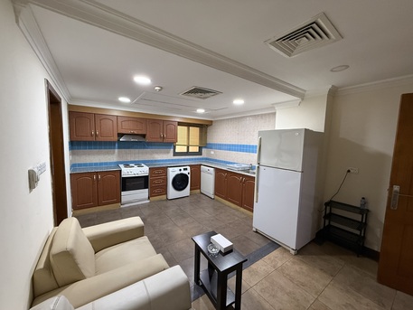 Juffair, Rooms Available, BHD 250/month,  Furnished,  102 Sq. Meter,  Spacious Studio For Monthly & Daily  In Juffair Behind Lulu