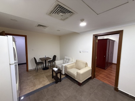 Juffair, Rooms Available, BHD 250/month,  Furnished,  102 Sq. Meter,  Spacious Studio For Monthly & Daily  In Juffair Behind Lulu