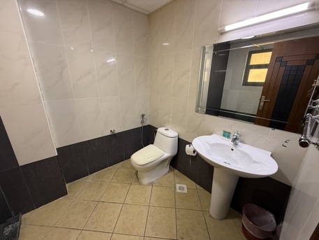 Juffair, Rooms Available, BHD 250/month,  Furnished,  102 Sq. Meter,  Spacious Studio For Monthly & Daily  In Juffair Behind Lulu