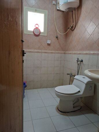 Abqaiq, Rooms Available, SAR 800/month,  Furnished,  300 Sq. Feet,  1 Bed Room With Attach Toilet, Living Room, Kitchen