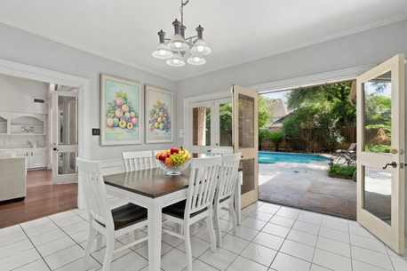 Houston, Real Estate For Sale, USD 1150000,  4 BR,  11700 Sq. Feet,  Luxury Move-In Ready Home For Sale With Large Pool & Spa