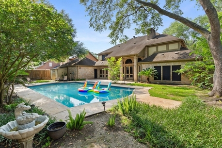 Houston, Real Estate For Sale, USD 1150000,  4 BR,  11700 Sq. Feet,  Luxury Move-In Ready Home For Sale With Large Pool & Spa