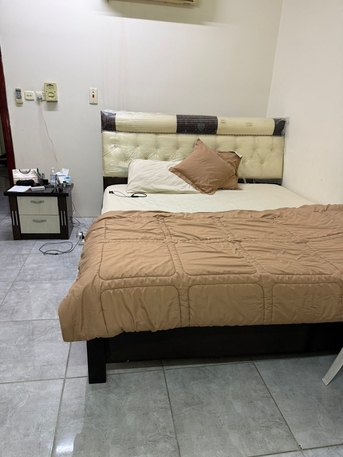 Dammam, Furniture, SAR 800,  Item For Sell:- King Size Bed With Mattress + Wardrobes