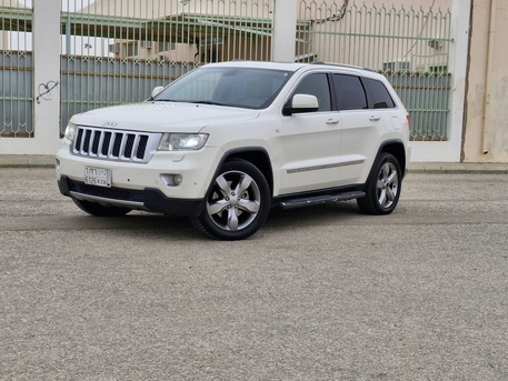 Al Sulaymaniyyah, Vehicles, Cars & Trucks , SAR 26000,  Jeep Grand Cherokee Overland,  2012,  Automatic,  320000 KM,