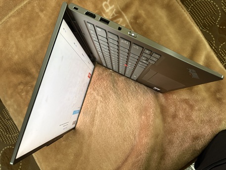 Riyadh, Computers, Lenovo Ultra 7 Used Laptop