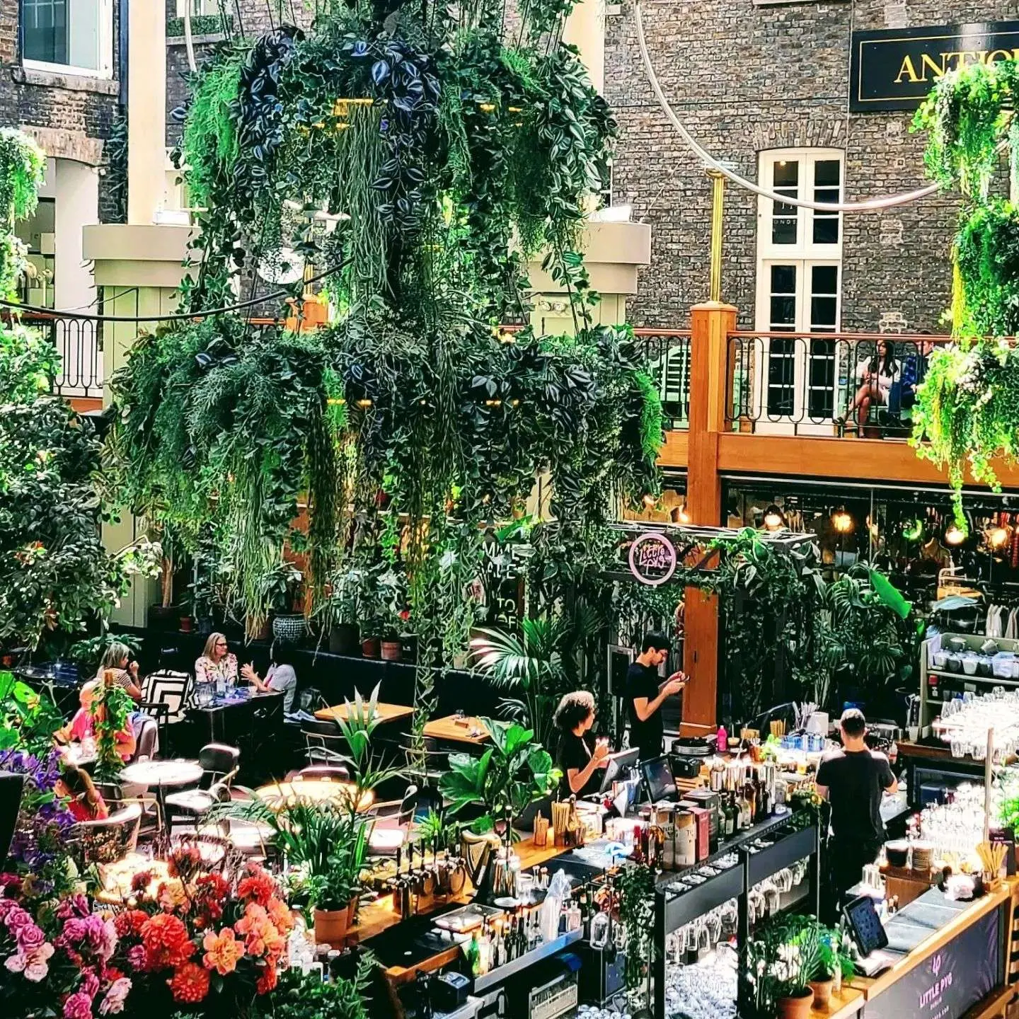 Dublin, Restaurants, Pizza Restaurant In Dublin For Pizza & Signature Cocktails | Little Pyg