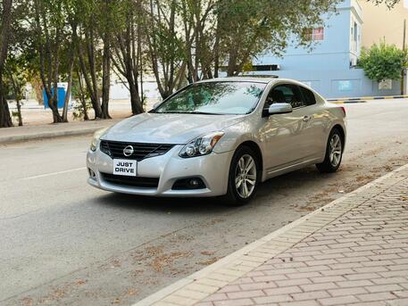 Salmaniya, Vehicles, Cars & Trucks , BHD 1600,  Nissan Altima,  2012,  Automatic,  328000 KM,   COUPE SPORT  MODEL FULL OPTION CALL OR WHATSAPP ON 35400768 ,34355768 ,3