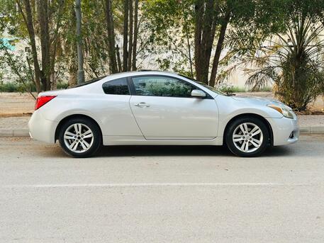 Salmaniya, Vehicles, Cars & Trucks , BHD 1600,  Nissan Altima,  2012,  Automatic,  328000 KM,   COUPE SPORT  MODEL FULL OPTION CALL OR WHATSAPP ON 35400768 ,34355768 ,3