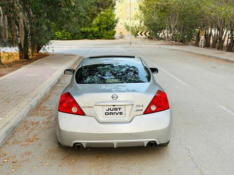 Salmaniya, Vehicles, Cars & Trucks , BHD 1600,  Nissan Altima,  2012,  Automatic,  328000 KM,   COUPE SPORT  MODEL FULL OPTION CALL OR WHATSAPP ON 35400768 ,34355768 ,3
