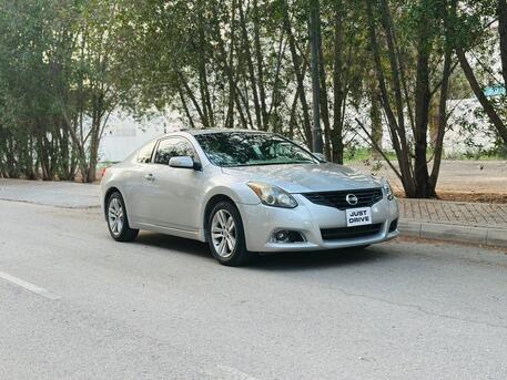Salmaniya, Vehicles, Cars & Trucks , BHD 1600,  Nissan Altima,  2012,  Automatic,  328000 KM,   COUPE SPORT  MODEL FULL OPTION CALL OR WHATSAPP ON 35400768 ,34355768 ,3