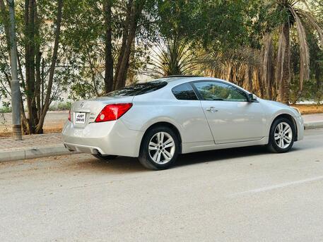 Salmaniya, Vehicles, Cars & Trucks , BHD 1600,  Nissan Altima,  2012,  Automatic,  328000 KM,   COUPE SPORT  MODEL FULL OPTION CALL OR WHATSAPP ON 35400768 ,34355768 ,3