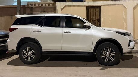 Jubail, Vehicles, Cars & Trucks , SAR 7000,  Toyota Fortuner,  2025,  Automatic,  8000 KM,  *Available For Rent*