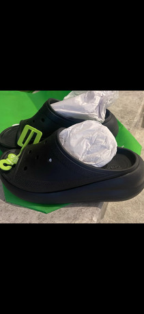 Al Sulaymaniyyah, Household Items, SAR 700,  Crocs  Black