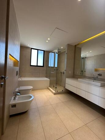 Amman, Apartments/Houses, JOD 35000/year,  3 BR,  380 Sq. Meter,  Full Floor Apartment For Rent In Jabal Amman