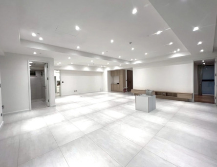 Noida, Apartments/Houses, Luxury Apartments Mahagun Mezzria Rent