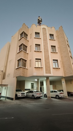 Isa Town, Apartments/Houses, 3 BR,  3 B. H. K. Semi Furnished Flat ISA TOWN  Without EVA