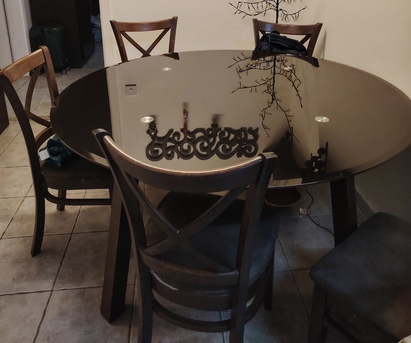 Dammam, Furniture, SAR 1500,  5 (3+2), Black Colour Leather Sofa..and 6 Seater Glass Round Dining Table. R