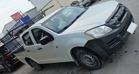 Salmabad, Vehicles, Cars & Trucks , BHD 2700,  ISUZU /D-MAX/WHITE /DOUBLE CABLE PICKUP,  2016,  Manual,  291902 KM,  ISUZU/D-MAX/ PICKUP