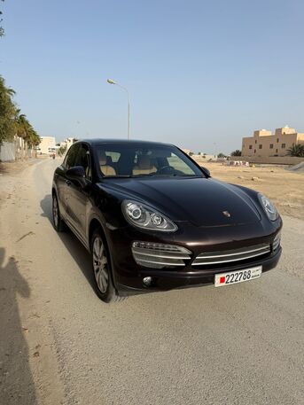 Budaiya, Vehicles, Cars & Trucks , BHD 5400,  Porsche Cayenne,  2014,  Automatic,  144000 KM,    In Very Good Condition, Well Maintained And Ready To Drive