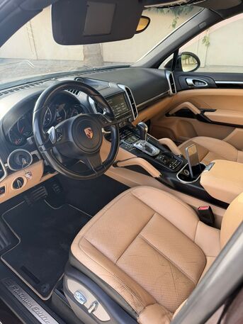 Budaiya, Vehicles, Cars & Trucks , BHD 5400,  Porsche Cayenne,  2014,  Automatic,  144000 KM,    In Very Good Condition, Well Maintained And Ready To Drive