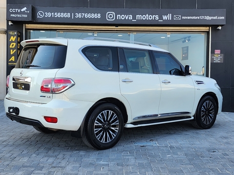 Manama, Vehicles, Cars & Trucks , BHD 6500,  Nissan Patrol,  2013,  Automatic,  140000 KM,   LE