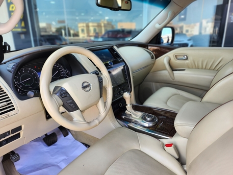 Manama, Vehicles, Cars & Trucks , BHD 6500,  Nissan Patrol,  2013,  Automatic,  140000 KM,   LE