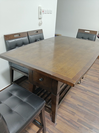 Dhahrat Laban, Furniture, SAR 650,  Dinning Table 4 Rotating Chairs