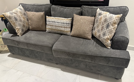 Jeddah, Furniture, SAR 750,  Gently Used 3-Seater Sofa For Sale &ndash; Excellent Condition With Warranty