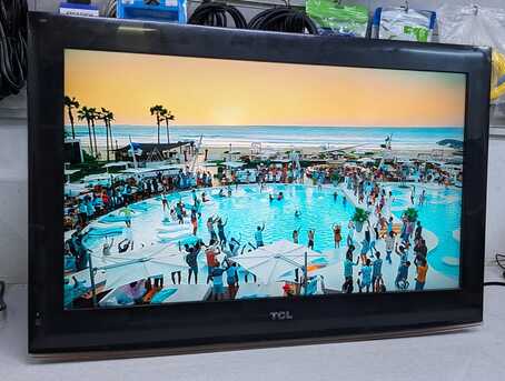 Manama, Electronics, BHD 18,  32" LCD TV Good Working Condition With Remote