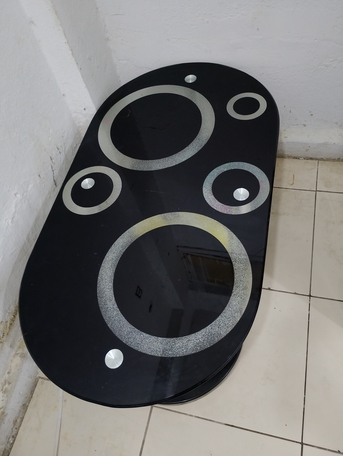 Dammam, Furniture, SAR 135,  Urgent Selling Going Exit Glass Center Table + Fiber Chair+ Carpet