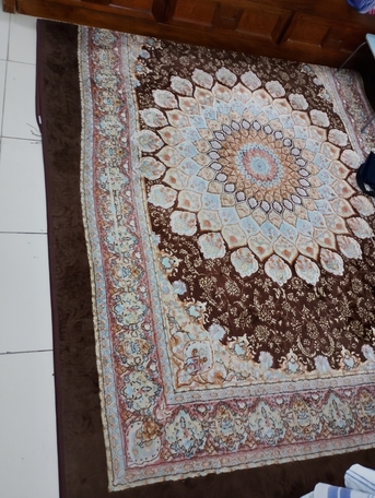 Dammam, Furniture, SAR 135,  Urgent Selling Going Exit Glass Center Table + Fiber Chair+ Carpet