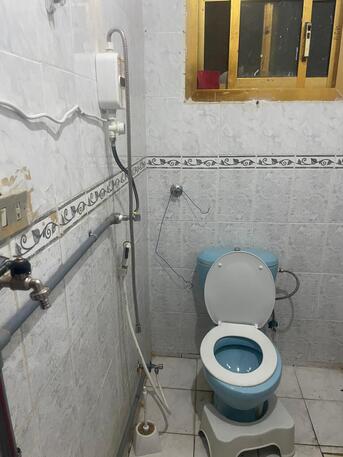 Al Aziziyah, Rooms Available, SAR 800/month,  100 Sq. Meter,  One Big Room With Separate Bathroom For Executive Bachelors Only