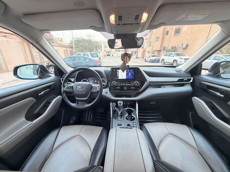 Al Olaya, Vehicles, Cars & Trucks , SAR 115000,  Toyota Highlander Hybrid,  2023,  Automatic,  153650 KM,  For Sale Toyota Highlander
