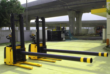 Toronto, Industrial Machinery, Looking For Best Paper Roll Handling Forklift